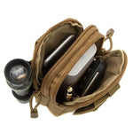 Pochette tactique Molle ouverte contenant lampe, téléphone, powerbank et outils EDC – parfaite pour l'organisation en extérieur