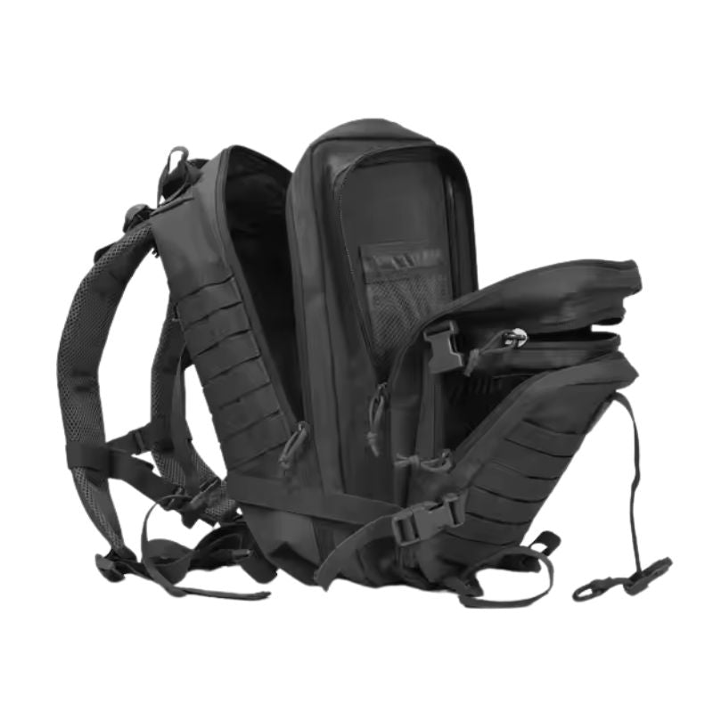 Sac dos militaire noir 38L de face. Plusieurs compartiments et poches internes disponibles.