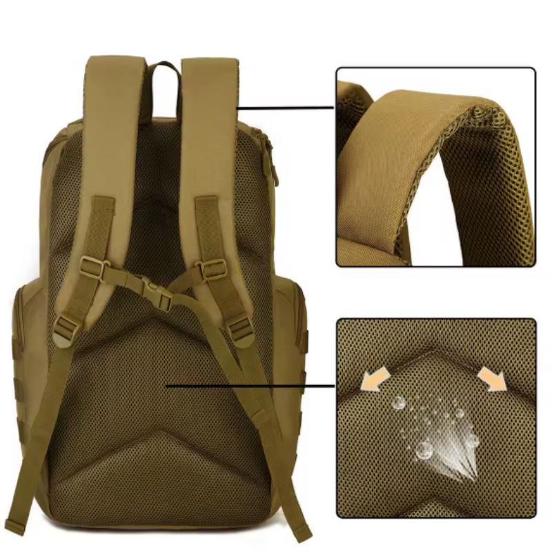 Vue de dos du sac à dos tactique 45l - Dos et bretelles alvéolés et rembourrées.