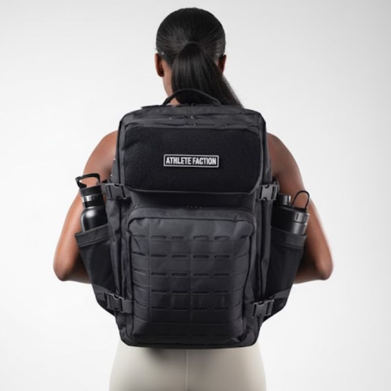 Sac à dos fitness et musculation 45L Athlète Faction pour femme - Compartiments optimisés et bretelles rembourrées.